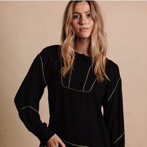 The Shirt black light weight with gold trim S